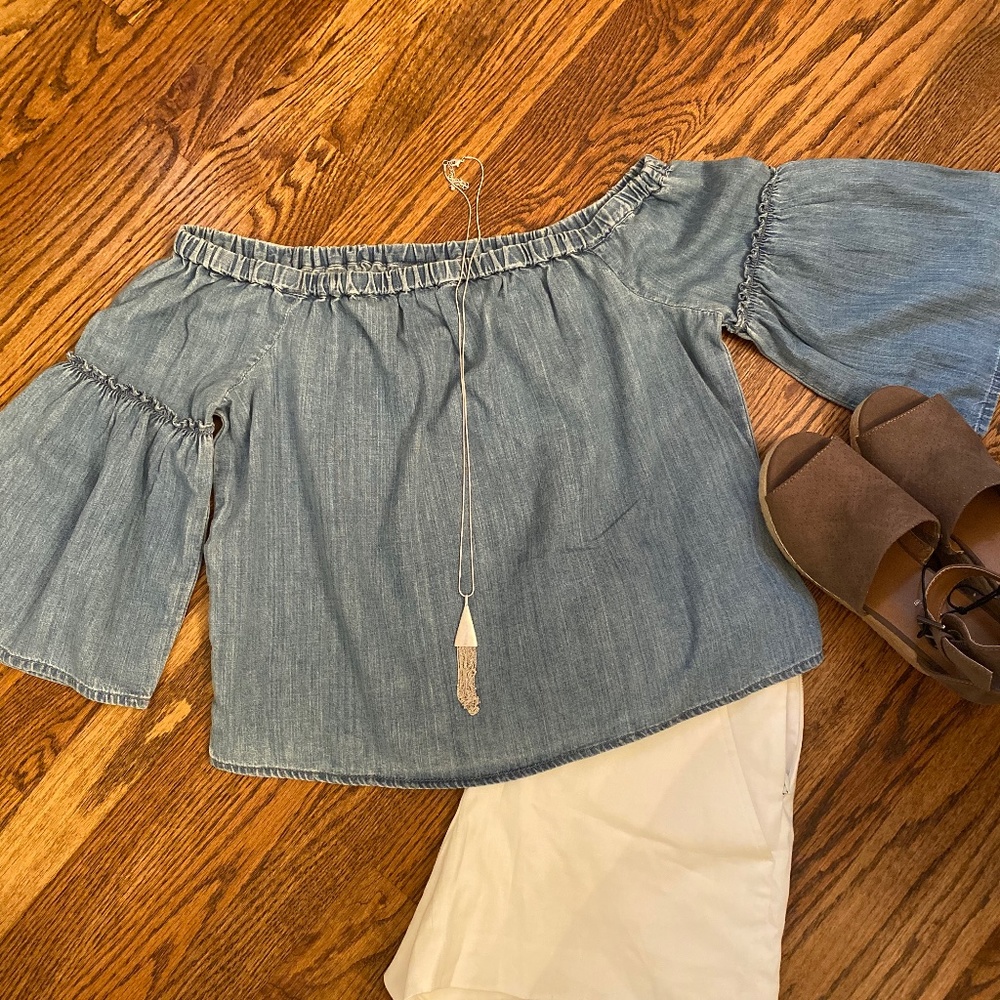 Off-the-shoulder Denim top